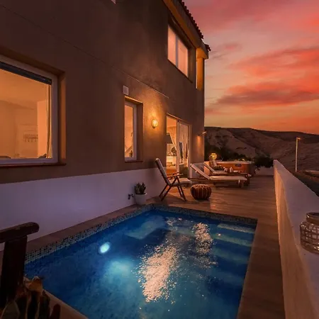 Beachfront Medano & Infinity Jacuzzi & Warm Pool Villa El Médano