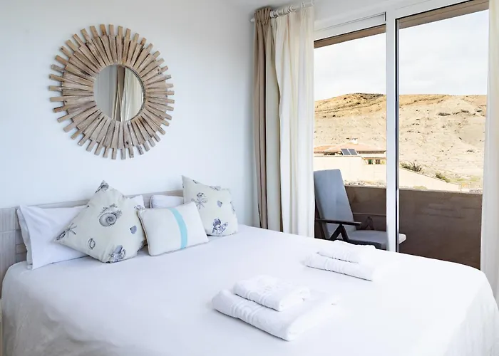 Beachfront Medano & Infinity Jacuzzi & Warm Pool