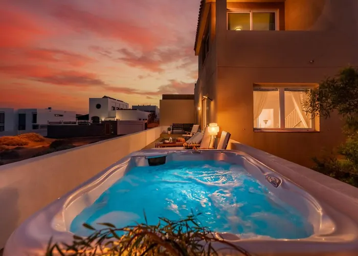 Beachfront Medano & Infinity Jacuzzi & Warm Pool *