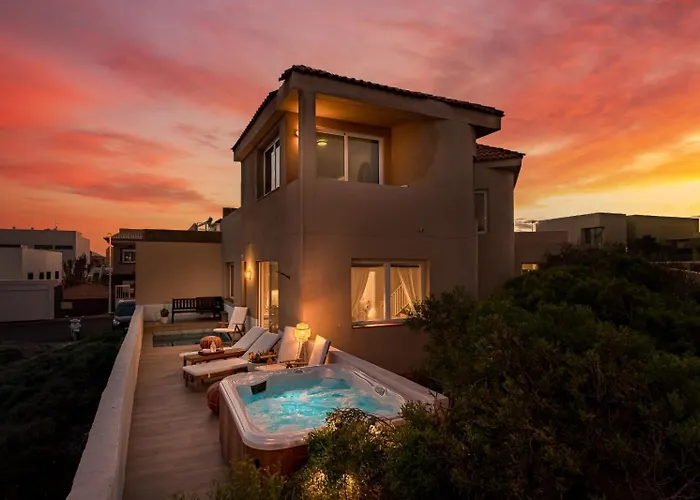 Beachfront Medano & Infinity Jacuzzi & Warm Pool *