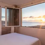 Beachfront Medano & Infinity Jacuzzi & Warm Pool * El Médano