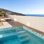Villa Beachfront Medano & Infinity Jacuzzi & Warm Pool
