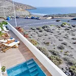 Villa Beachfront Medano & Infinity Jacuzzi & Warm Pool *