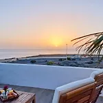Beachfront Medano & Infinity Jacuzzi & Warm Pool