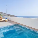 Beachfront Medano & Infinity Jacuzzi & Warm Pool *