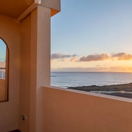 Beachfront Medano & Infinity Jacuzzi & Warm Pool Villa *