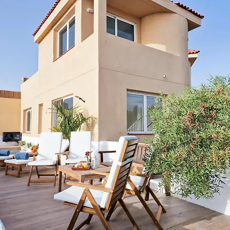 Beachfront Medano & Infinity Jacuzzi & Warm Pool