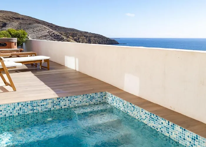 Villa Beachfront Medano & Infinity Jacuzzi & Warm Pool