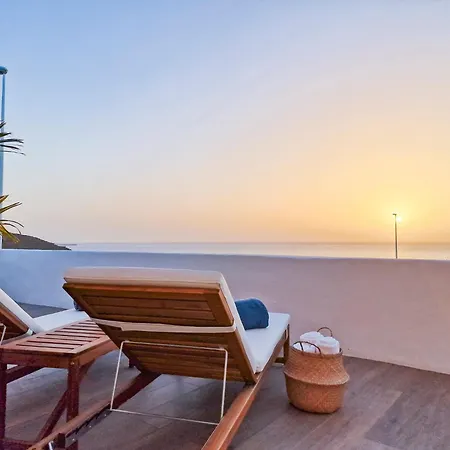 Beachfront Medano & Infinity Jacuzzi & Warm Pool Villa El Médano