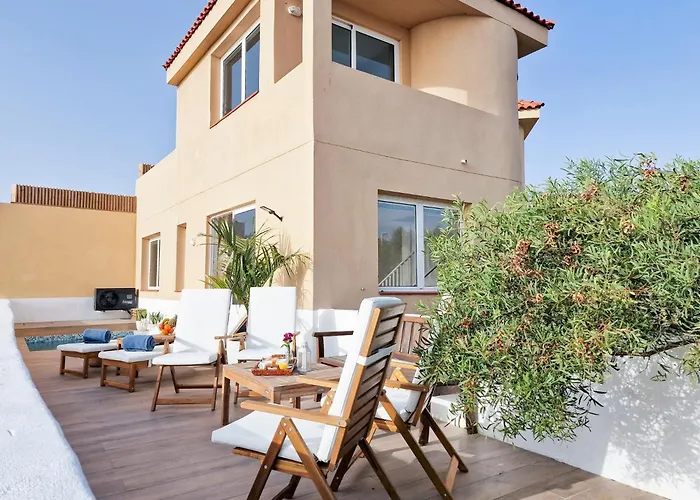 Beachfront Medano & Infinity Jacuzzi & Warm Pool