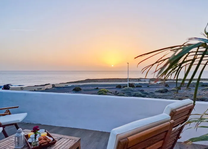 Beachfront Medano & Infinity Jacuzzi & Warm Pool